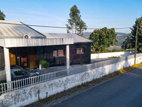 Armazém industrial com 2.000 m² em Vila Fria, Felgueiras