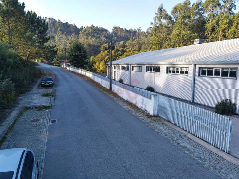 Armazém industrial com 2.000 m² em Vila Fria, Felgueiras