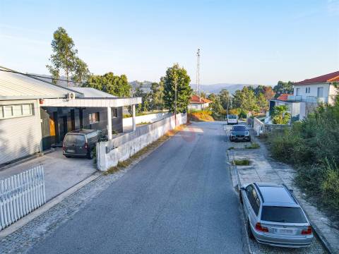 Armazém industrial com 2.000 m² em Vila Fria, Felgueiras