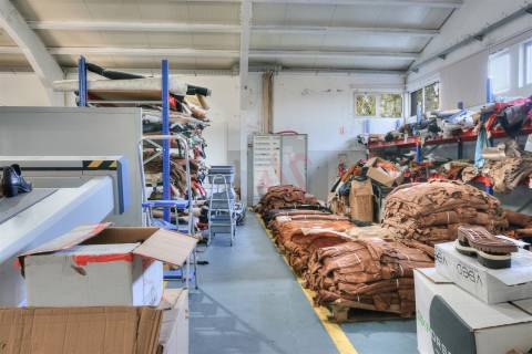 Armazém industrial com 2.000 m² em Vila Fria, Felgueiras