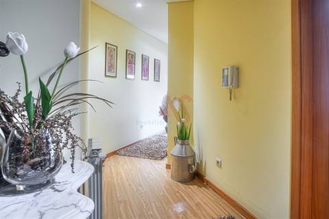 Apartamento T3 com vista panorâmica em São João das Caldas de Vizela