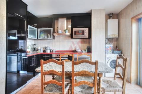 Apartamento T3 com vista panorâmica em São João das Caldas de Vizela