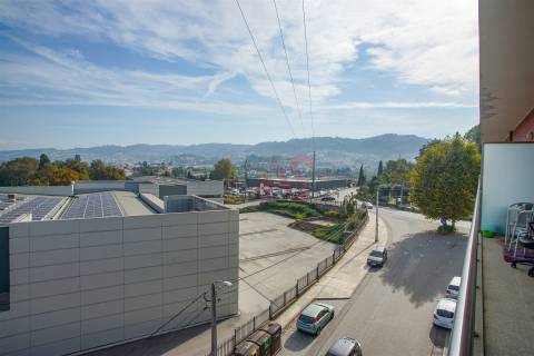 Apartamento T3 com vista panorâmica em São João das Caldas de Vizela