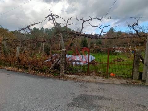Terreno para construção com 1.960 m² em Regadas, Fafe