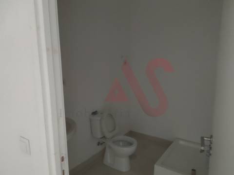 Loja com 98 m² em Fermentões, Guimarães