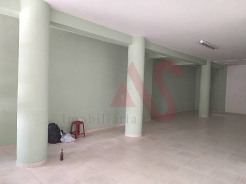 Loja com 98 m² em Fermentões, Guimarães