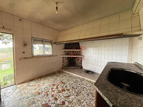 Moradia T2 em Agrela, Santo Tirso – Para Remodelação.