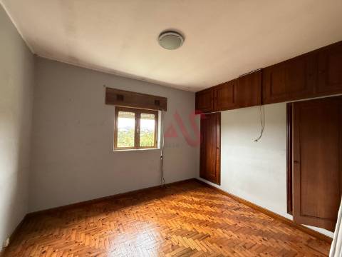 Moradia T2 em Agrela, Santo Tirso – Para Remodelação.