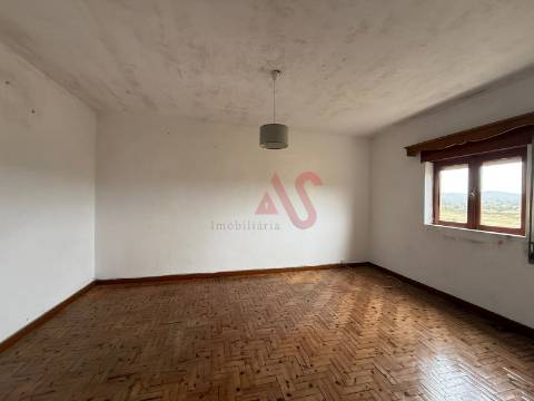 Moradia T2 em Agrela, Santo Tirso – Para Remodelação.