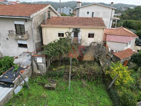 Moradia T2 em Agrela, Santo Tirso – Para Remodelação.