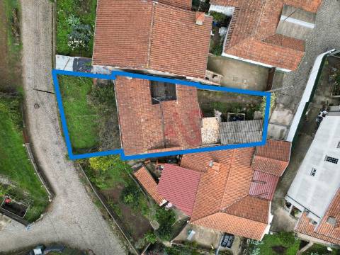 Moradia T2 em Agrela, Santo Tirso – Para Remodelação.