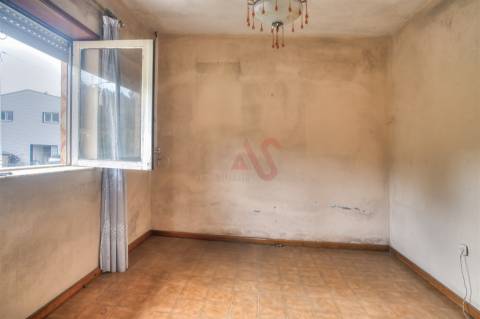 Moradia T3 para Restauro em Conde, Guimarães