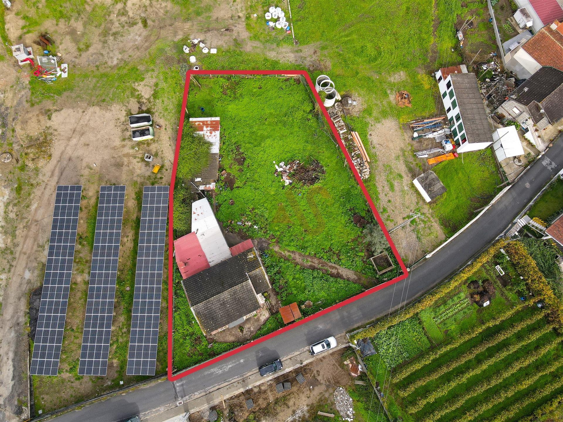 Moradia T3 para Restauro em Conde, Guimarães