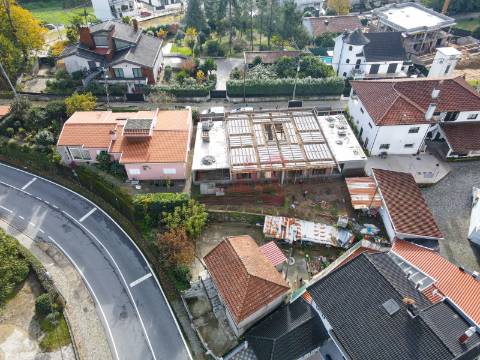 Moradia Geminada T3 de Luxo, com 1 Suite, Garagem fechada, cozinha mobilada Open Space em Felgueiras