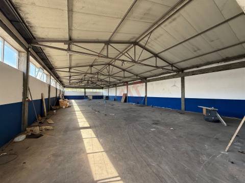 4 Armazéns Industriais em Manhente, Barcelos