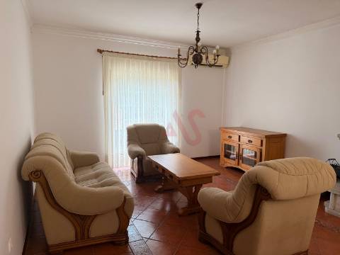 Moradia T3 com 1.600 m² de terreno em Vilarinho, Santo Tirso