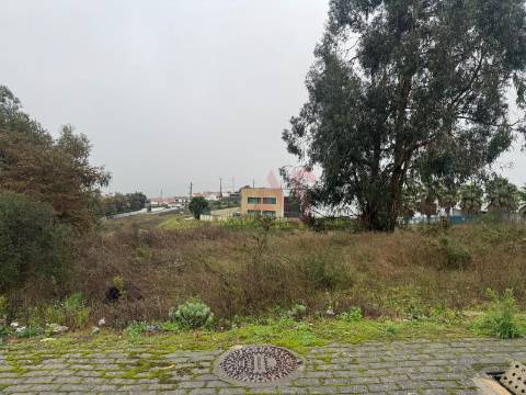 Terreno para Construção com 659 m² em Barrosas Idães, Felgueiras