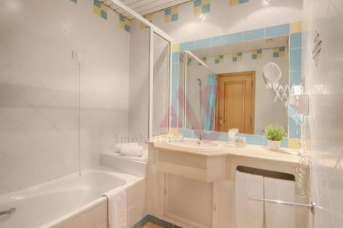 Apartamento T1 de Luxo Totalmente Mobilado inserido no Luna Miramar Club em Albufeira