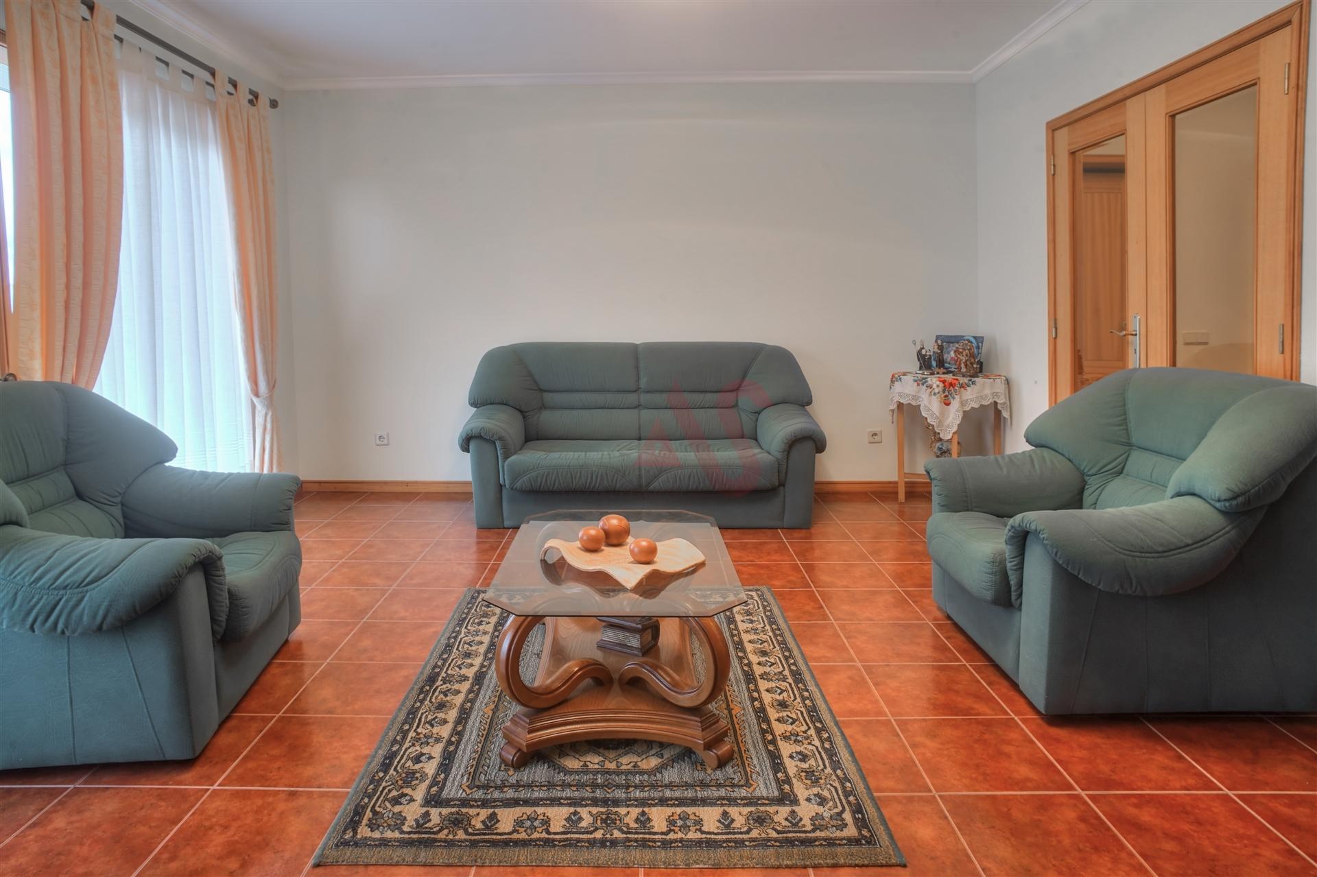 Apartamento T3 à venda em Barrosas (Santo Estêvão), Lousada