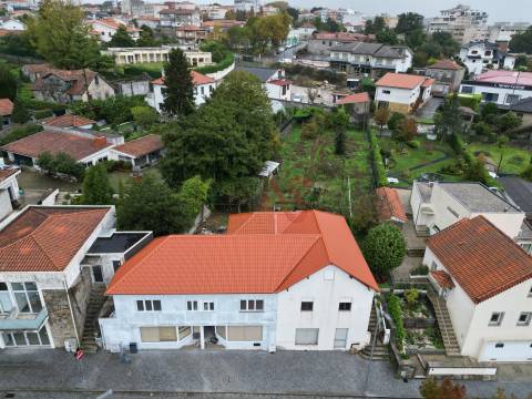 Moradia T3 Remodelada em Vila das Aves, Santo Tirso