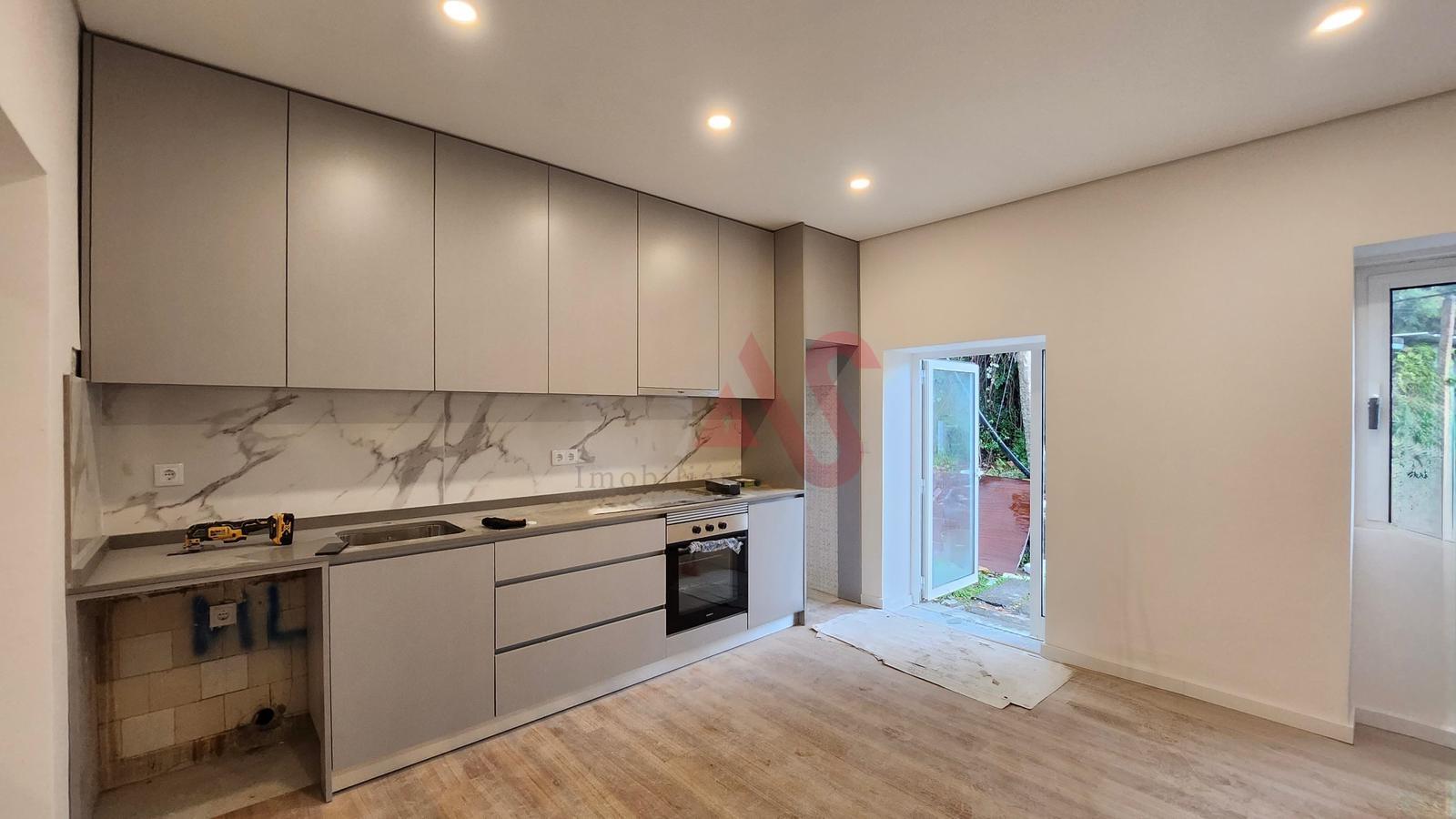 Moradia T3 Remodelada em Vila das Aves, Santo Tirso