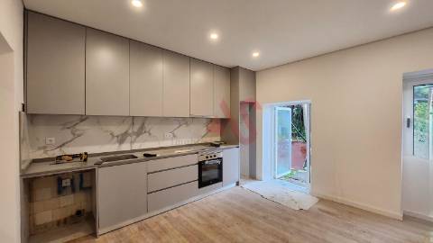 Moradia T3 Remodelada em Vila das Aves, Santo Tirso