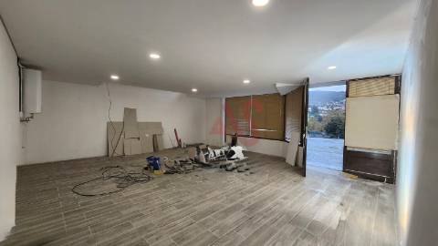 Moradia T3 Remodelada em Vila das Aves, Santo Tirso