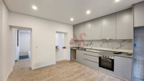 Moradia T3 Remodelada em Vila das Aves, Santo Tirso