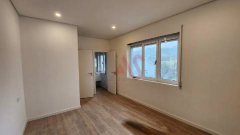 Moradia T3 Remodelada em Vila das Aves, Santo Tirso