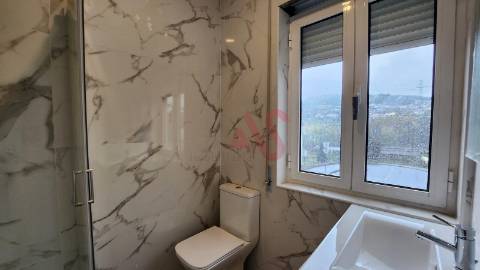 Moradia T3 Remodelada em Vila das Aves, Santo Tirso