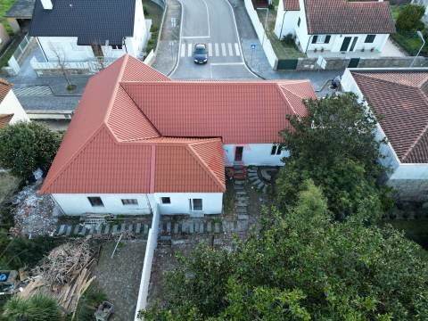Moradia T3 Remodelada em Vila das Aves, Santo Tirso