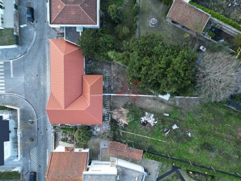 Moradia T3 Remodelada em Vila das Aves, Santo Tirso