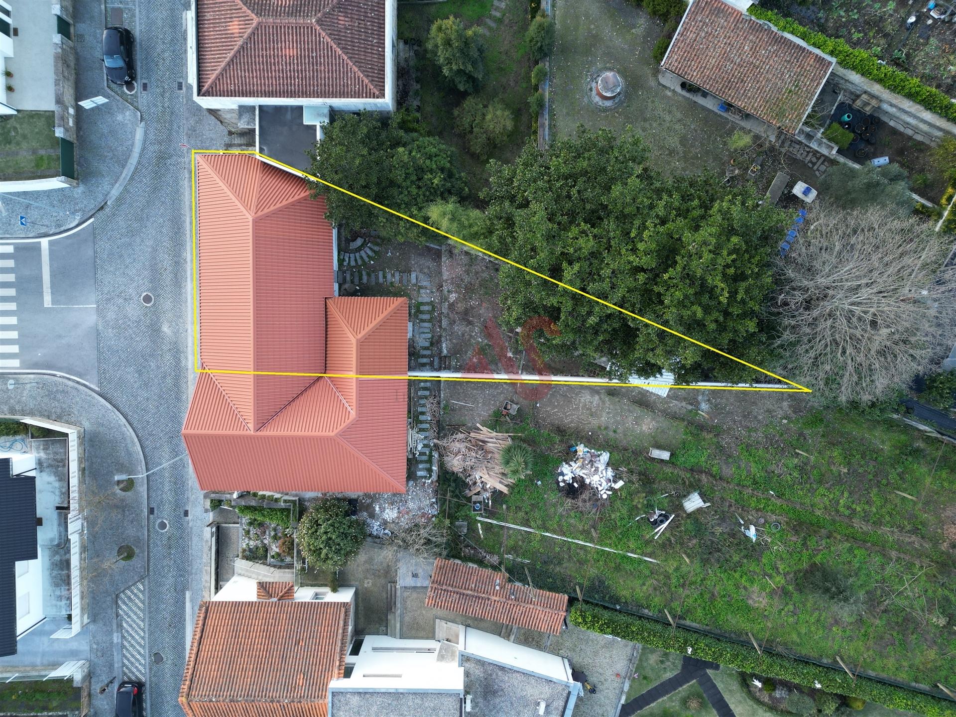 Moradia T3 Remodelada em Vila das Aves, Santo Tirso