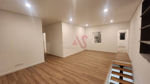 Moradia T3 Remodelada em Vila das Aves, Santo Tirso
