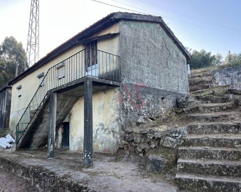 Moradia para Restauro Total com Projeto em Santa Eulália, Vizela