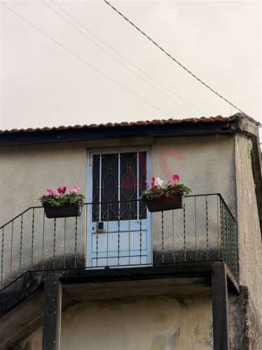 Moradia para Restauro Total com Projeto em Santa Eulália, Vizela