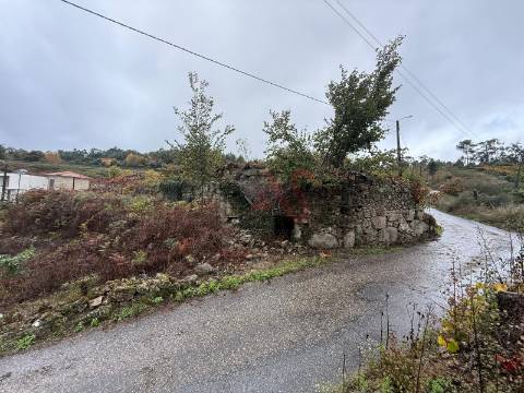 Moradia com Ruína para Restauro em Sousa, Felgueiras