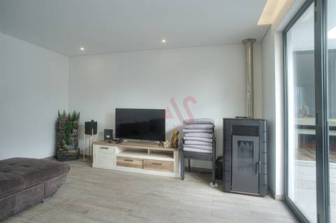 Moradia T5 a 400 metros da praia com Piscina em Aguçadoura – Póvoa de Varzim