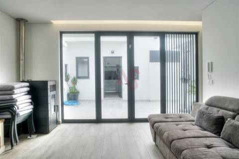 Moradia T5 a 400 metros da praia com Piscina em Aguçadoura – Póvoa de Varzim