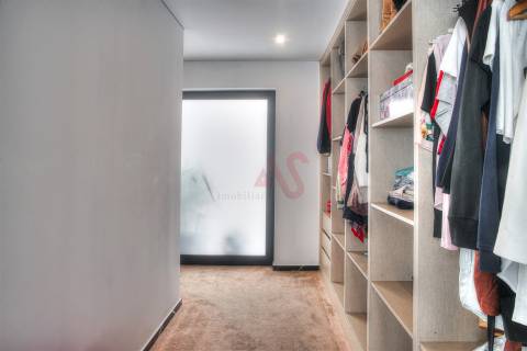 Moradia T5 a 400 metros da praia com Piscina em Aguçadoura – Póvoa de Varzim