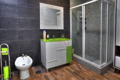 Moradia T4+1 com Espaço Comercial  em Sousa, Felgueiras