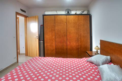 Moradia T4+1 com Espaço Comercial  em Sousa, Felgueiras