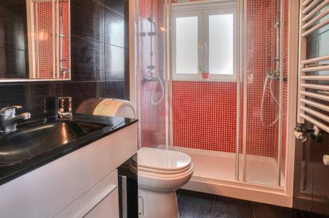 Moradia T4+1 com Espaço Comercial  em Sousa, Felgueiras