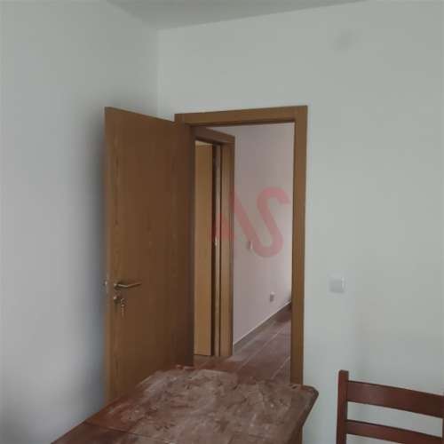 Loja no Rés do Chão com possibilidade de transformação em habitação T2 em Ferreiras – Albufeira