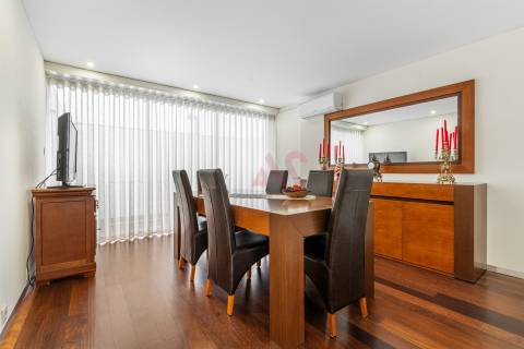 Moradia T3 Moderna com Acabamentos Premium em A ver o Mar - Póvoa de Varzim