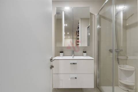 Moradia T3 Moderna com Acabamentos Premium em A ver o Mar - Póvoa de Varzim