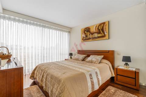 Moradia T3 Moderna com Acabamentos Premium em A ver o Mar - Póvoa de Varzim