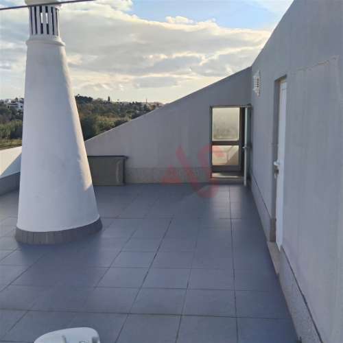 Moradia T3 ( + T1 + T2 Duplex) com Piscina em Albufeira