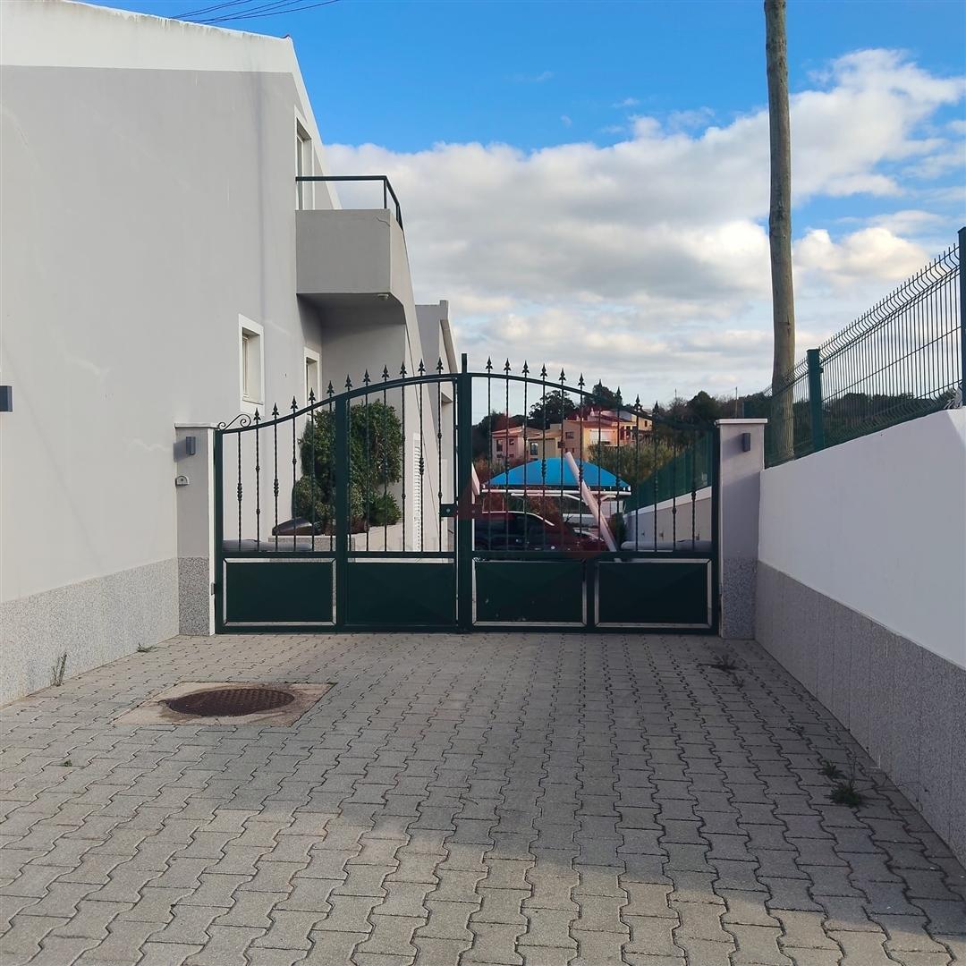 Moradia T3 ( + T1 + T2 Duplex) com Piscina em Albufeira
