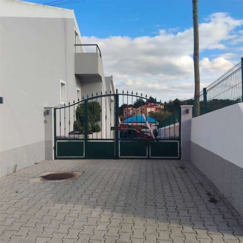 Moradia T3 ( + T1 + T2 Duplex) com Piscina em Albufeira